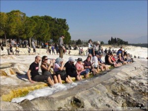 ©110315 (11) Touristen- und Wasserströme in Pamukkale