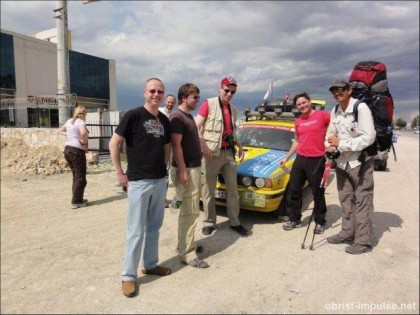 ©110507 (3) Das Team Wedel vom Allgäu-Orient-Rallye muss über Zypern und Israel nach Jordanien reisen